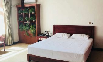Qianying Hot Spring Plaza Hotel