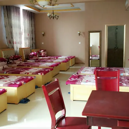Fengqiu Huaqing hot spring Hotel