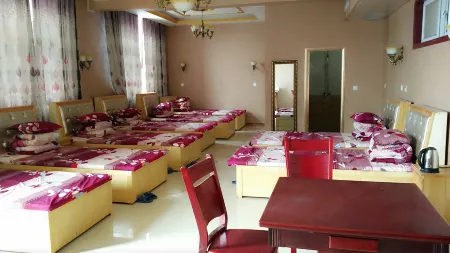 Fengqiu Huaqing hot spring Hotel