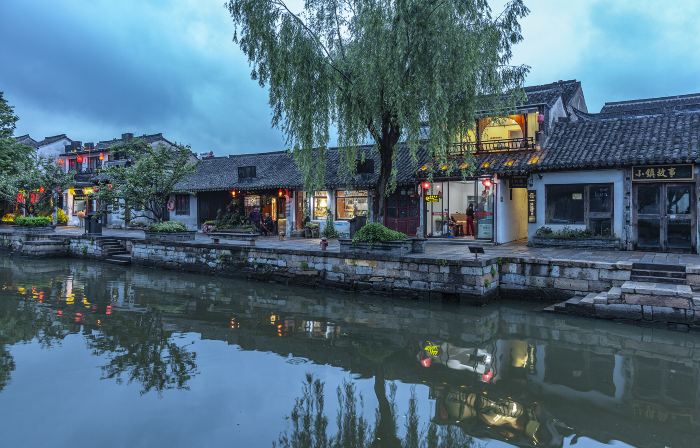 Jiaxing xitang ancient town scenic spot inn