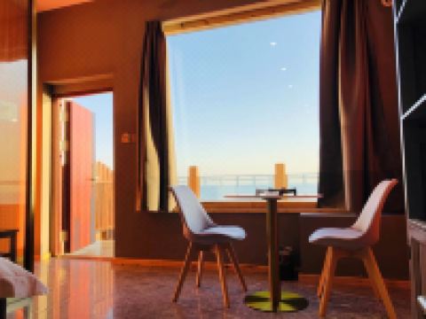 大连鲸鹿海宿 - 鹿隐情侣房