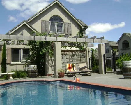 Lodge Bordeaux Hotels in Whangarei