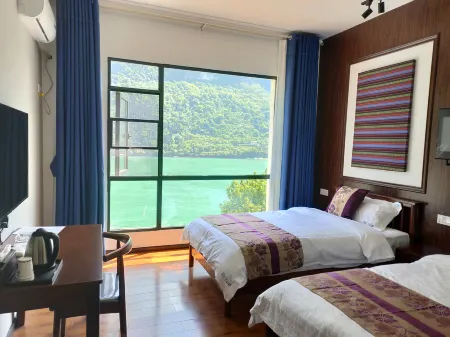 Lanxi Guyu Guesthouse Отели рядом с достопримечательностью «Tribe of the Three Gorges»