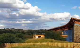 Shangdu Lake Original Ecological Tourism Ranch