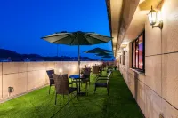 โรงแรมฮอลิเดย์ อินน์