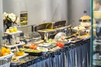 Jump Inn Hotel Belgrade - Breakfast