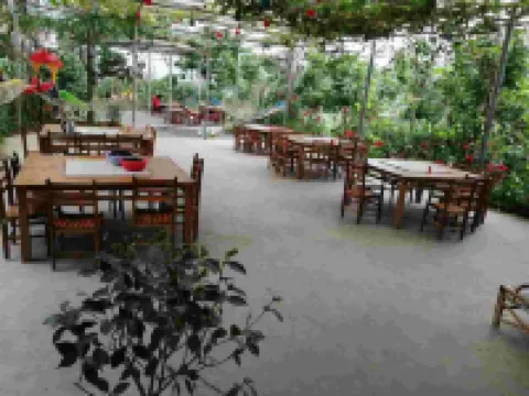 Lingchuan Maozhou Island No. 35 Leisure Farmstay