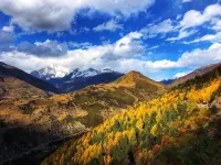 Four Mountain Hotel Mount Siguniang - 뷰