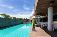 Bayhill Pool & Villa - Romantic