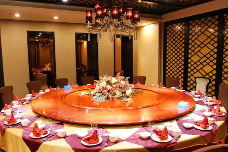 Huafeng International Hotel Отели в г. Шэньцю