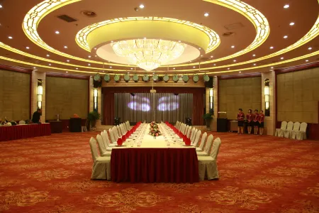 Gaoxin Joy International Hotel Отели рядом с достопримечательностью «Baoji University of Arts and Sciences»