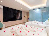 梵悦酒店(广州新白云国际机场体验店) - 梦悦奢华3D投影双床房