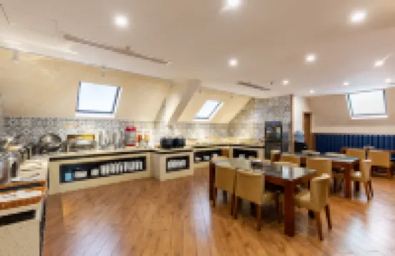 Aishang Best Hotel (Yiwu International Trade City)