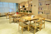 Bella Hotel (Dongying Guangrao Le'an Street International Expo Center)