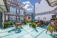 Dali Ancient City Yihuang Chinese Inn Hotels near Expo Park of Traditional Architecture Art of Bai Nationality, Dali