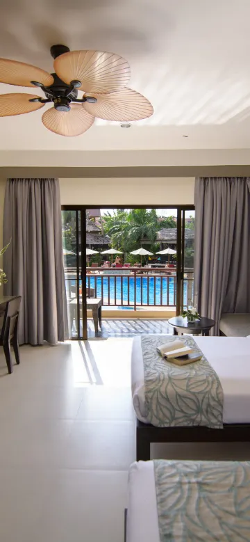 ห้องดีลักซ์ พร้อมทางลงสระว่ายน้ำ