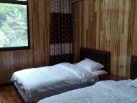 恩施鹤峰屏山躲避峡景区2公里处好客民宿 - 精装一室单床房