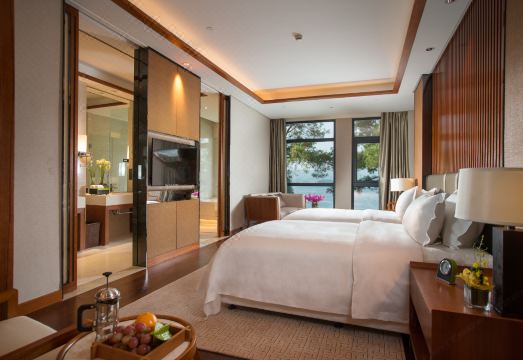 Narada Qiandao Lake Resort Hotel Overview