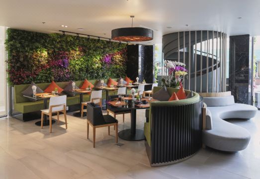 자즈 얼반 호치민의 수영장 또는 카페라운지