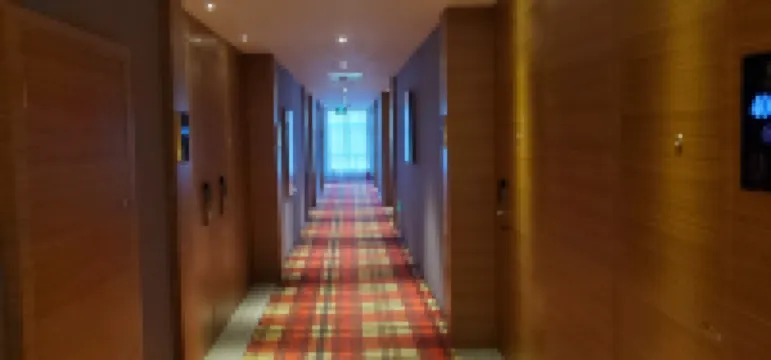 Guangzhou TianHe Hotel  (Panyu Shiqiao Subway Station)