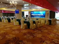 Vienna International Hotel (Hubei Yichang East Railway Station Wuyi Square)