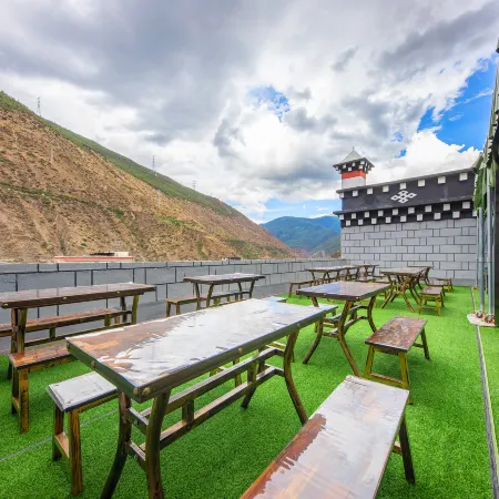 GreenTree Inn Express (Daocheng Yading Scenic Area)