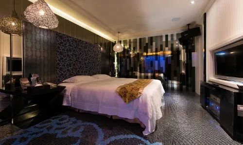 Refinement Motel