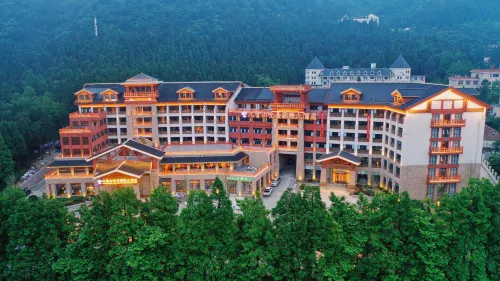 Jiugongshan Panorama International Hotel - parking