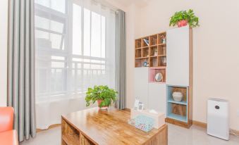Blueberry chain hotel apartment (Linyi people's Square)