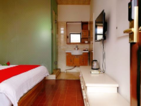 迹墨主题酒店(泸沽湖达祖情人滩店) - 迹墨拾光大床房