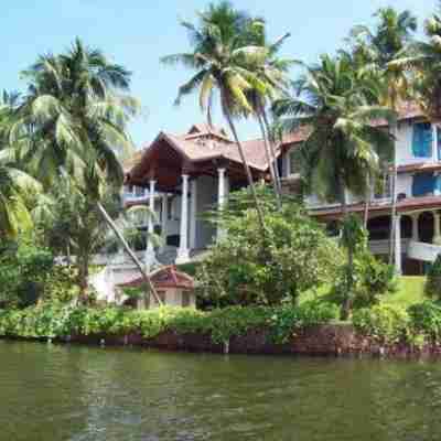 Regant Lake Palace Hotel Hotel Exterior