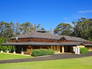 Harmony Forest Cottages & Lake Side Lodge