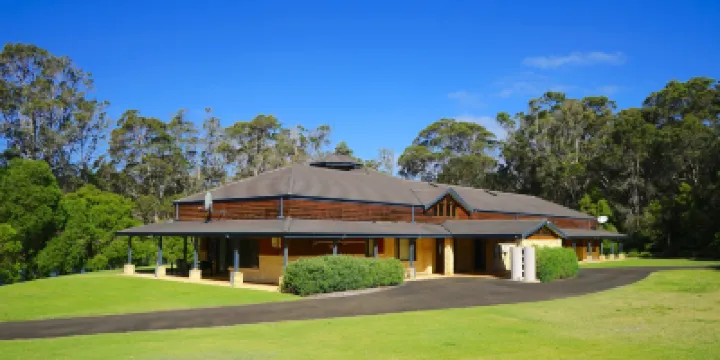 Harmony Forest Cottages & Lake Side Lodge Hotels in 