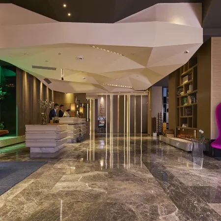 Yangzhou Qionghua Building Hotel