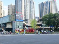 卓英未莱电竞酒店(宁波和丰创意广场店) - 酒店附近