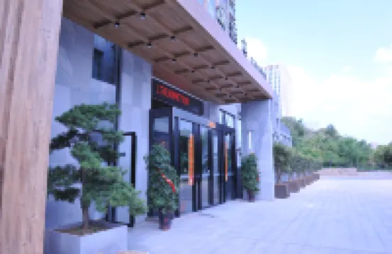 Lan Hotel