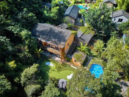 Qizhu Qinglongwu Boutique Hostel Отели рядом с достопримечательностью «Yan Ziling’s Angling Terrace»