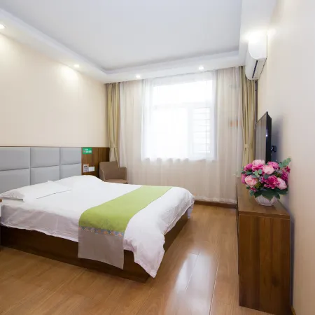 Xinyue Hotel (Mudanjianghuochebeizhanxinhualudian)