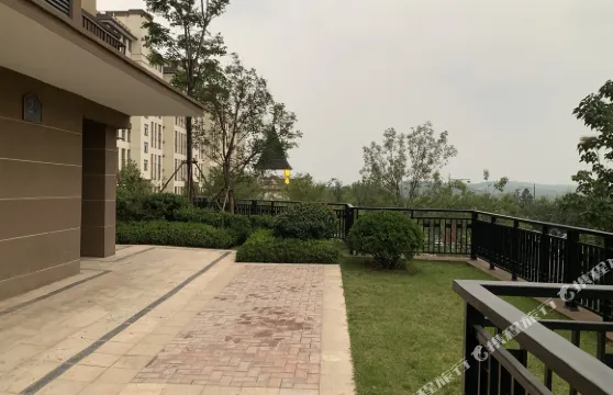 新密袁寶兒民宿