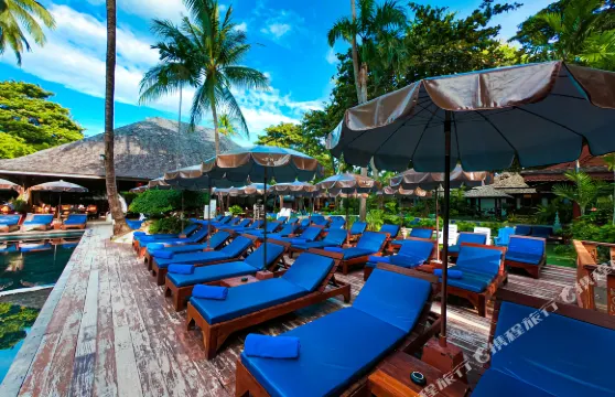 查汶海灘花園度假村