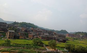 Sanjiang Jiajinglou Inn