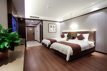 GYA Hotel (Quyang Hengshan East Road) Отели рядом с достопримечательностью «Jiashan Youlegu Ski Field»