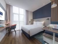 上海古北智选假日酒店 - 标准大床房