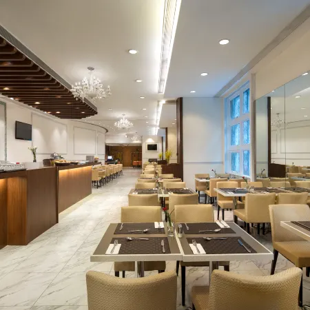 Ramada Hong Kong Grand View Отели рядом с достопримечательностью «Станция метро North Point»