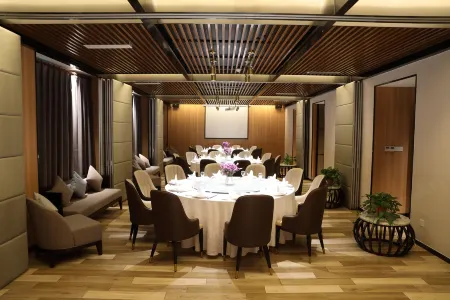 Lin'an SSAW Boutique Hotel Отели рядом с достопримечательностью «Zhejiang A & F University Yijin Campus»