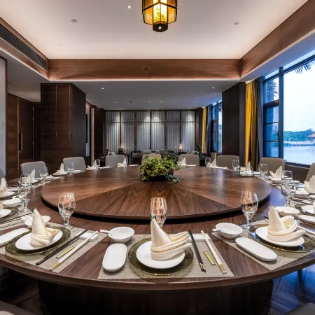 Donghu Grand Hotel (Jieyang Ancient City Donghu Park Branch)