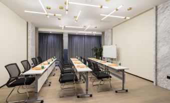 Kuanrong Suites Hotel (taiguli store, Chunxi Road, Chengdu)