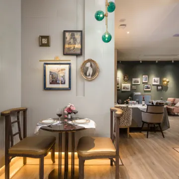 Kuanrong Suites Hotel (taiguli store, Chunxi Road, Chengdu) Отели рядом с достопримечательностью «Цзиньцзян»