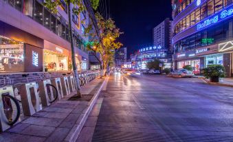 Qianlvchen Hotel (Kunming Nanping Pedestrian Street)