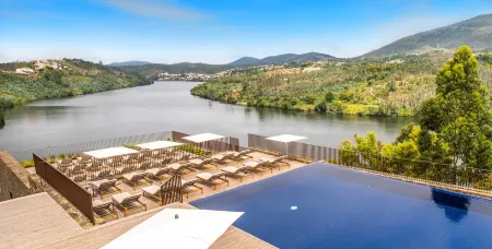 Octant Douro Отели в г. Алпендурада-и-Матуш